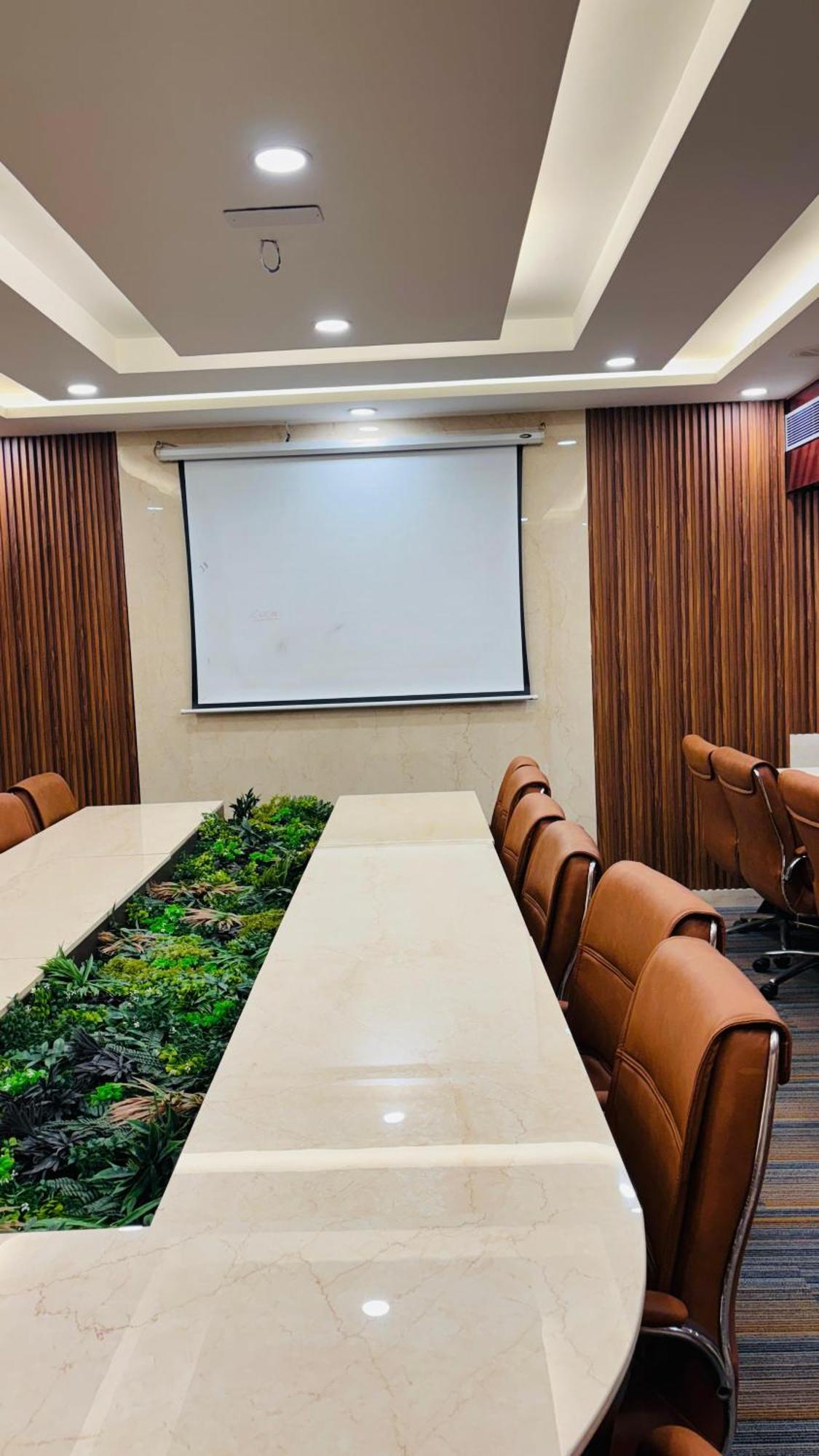 Hotel Shanti Palace Mahipalpur New Delhi Bagian luar foto