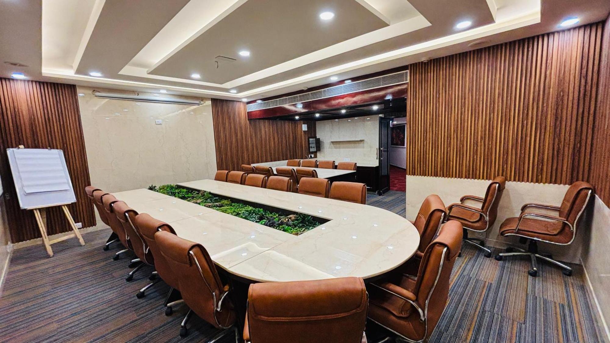 Hotel Shanti Palace Mahipalpur New Delhi Bagian luar foto