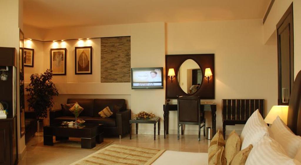 Hotel Shanti Palace Mahipalpur New Delhi Bagian luar foto