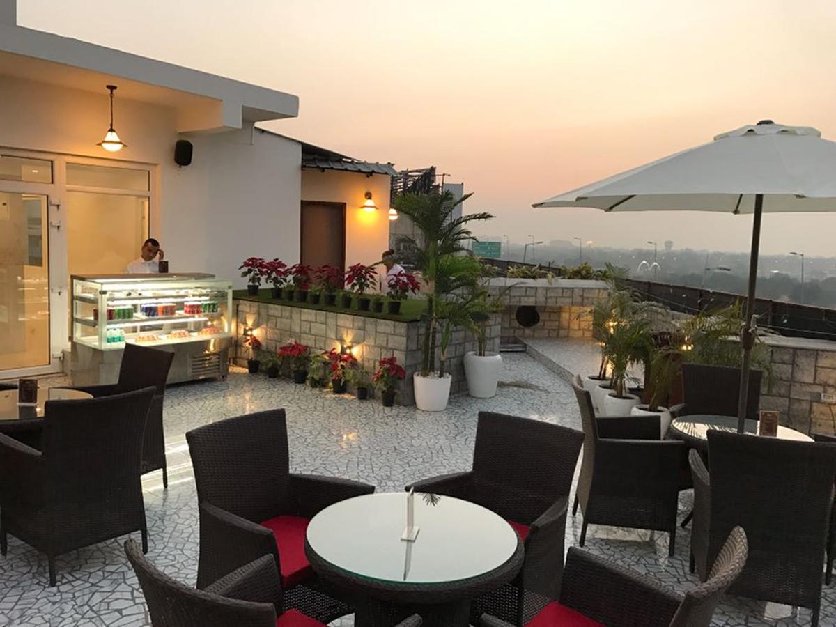 Hotel Shanti Palace Mahipalpur New Delhi Bagian luar foto